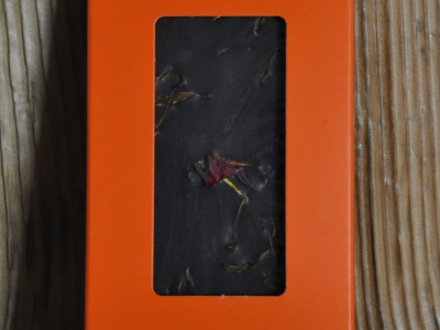 Chocolat noir aux fleurs