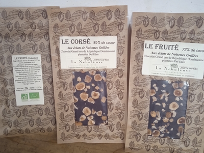 tablette noir 72% cacao le fruité et 20 % de noisettes