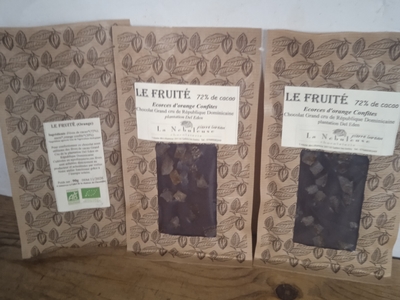 tablette noir 72% cacao le fruité et 20 % d'écorces d'orange confites