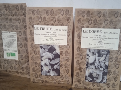 tablette noir 72% de cacao et lamelle de noix de coco