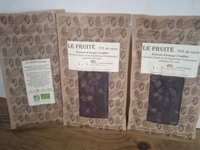 tablette noir 72% cacao le fruité et 20 % d'écorces d'orange confites